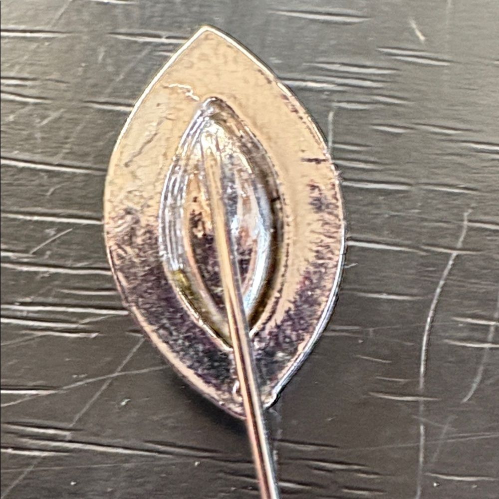 Elegant Rhinestone Brooch Pin - Picture 3 of 5